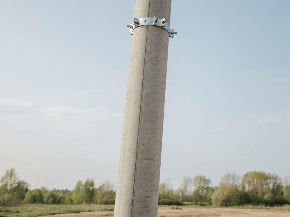 malowanie słupa betonowego